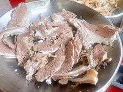 -老石黑山羊毛驴肉火锅(金凯广场店)