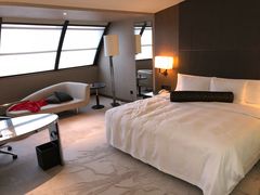 -上海滴水湖皇冠假日酒店