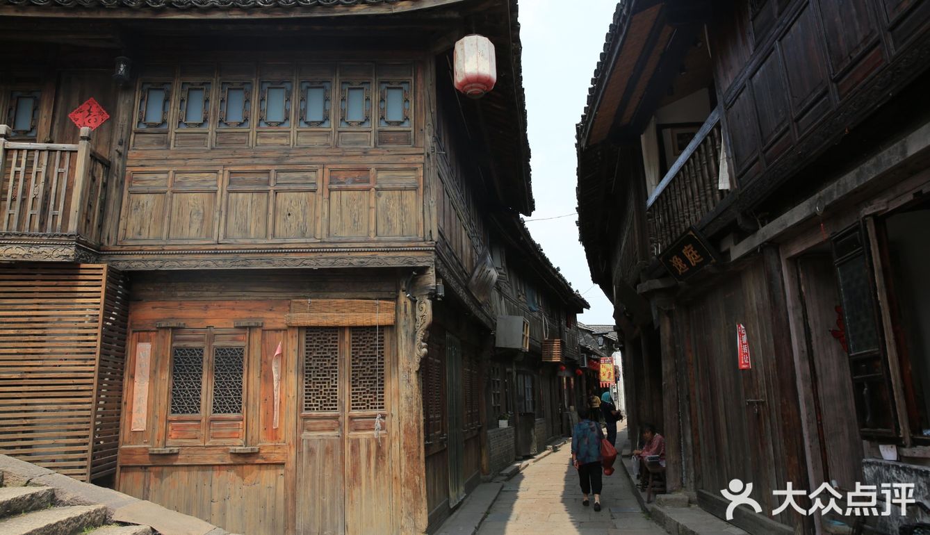 4块钱一块，用料很足，大家排队购买