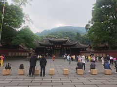 -峨眉山报国寺