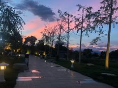 -大理小河淌水温泉艺术小镇月亮湾温泉
