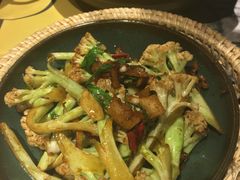 -吃饭皇帝大土家民族菜(正大广场店)