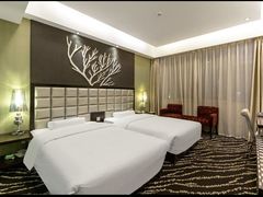 -昆明朗威酒店(昆明站火车站双桥夜市风情街店)