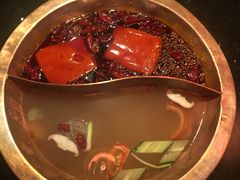 鸳鸯锅底-锅说大脸毛肚重庆老火锅(佐阾店)