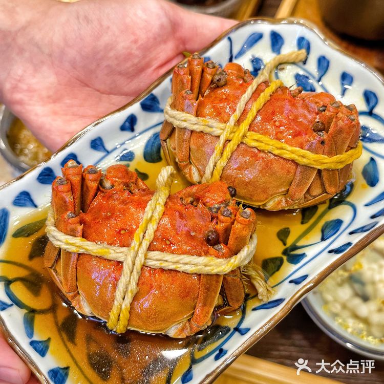 在杭州，西湖边的蟹饭蟹面，好吃到跺脚