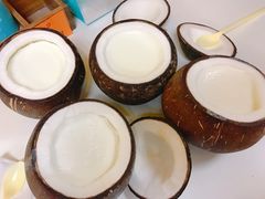-志龙皇冠吃货椰子铺