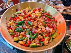 -何师烧烤·小龙虾·江湖川菜·精酿啤酒(成温店)