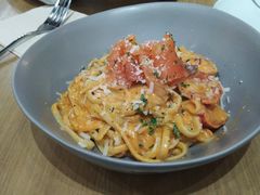 三文鱼罗勒番茄扁面-HELLO 27 意面·沙拉·帕尼尼