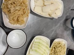 -光头药膳鸡(莱茵小镇店)