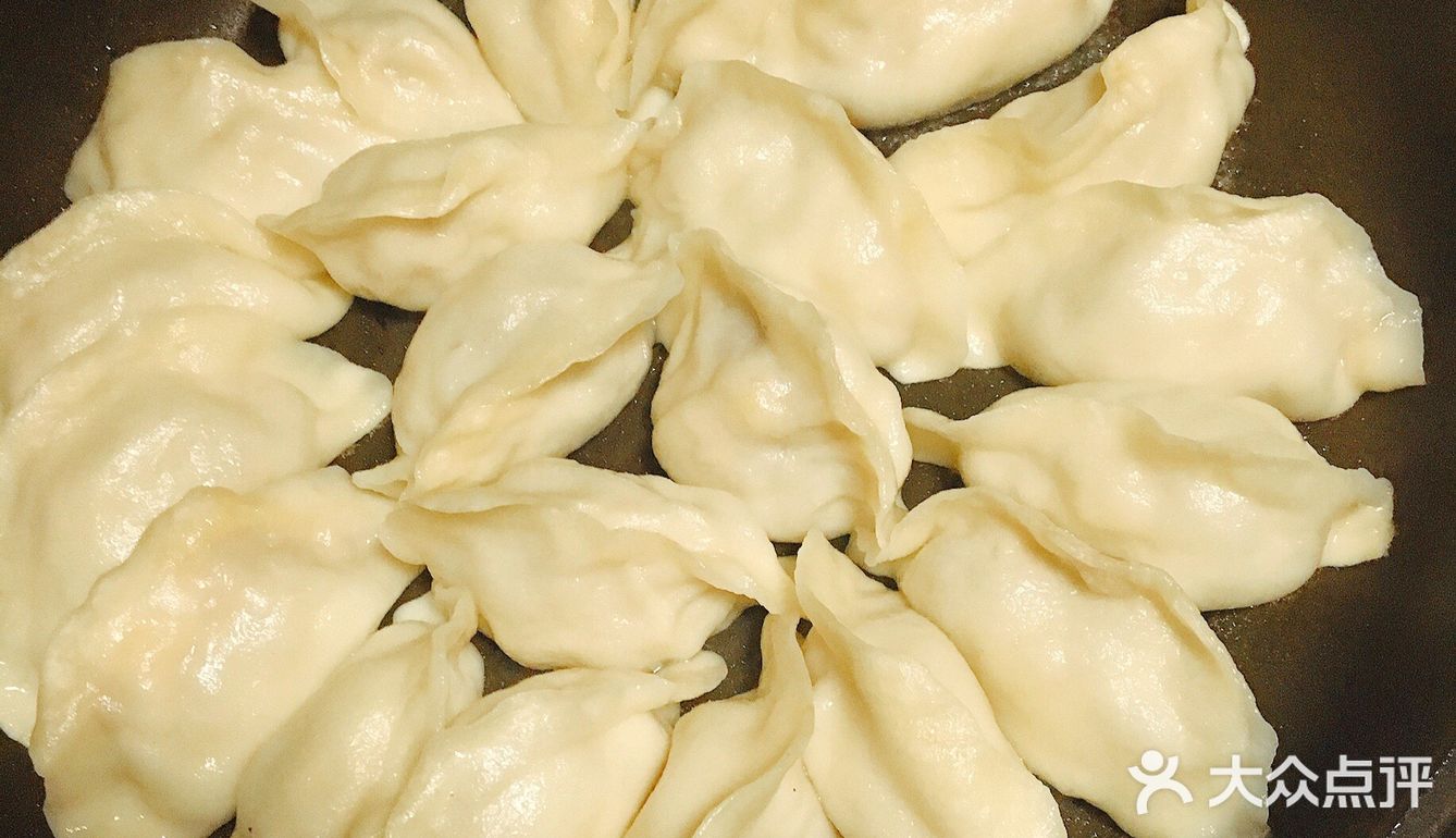 10分钟完成一道家常菜——香煎饺子
