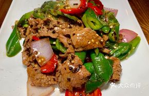 Stir-Fried Beef with Tiger Skin Peppers