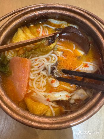 #0元玩转这座城店面装修风格简约时尚，环境非常干净整