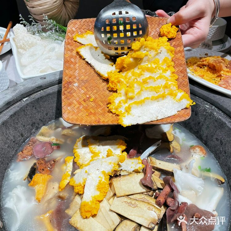 把云南地标美食都搬来深圳啦！芸山季·云南野生菌火锅