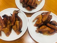 红烧乳鸽-煲煲掂风味煲仔饭餐厅(西区店)