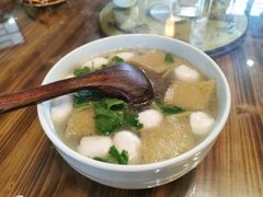 香菜鱼圆汤-双塔老饭店