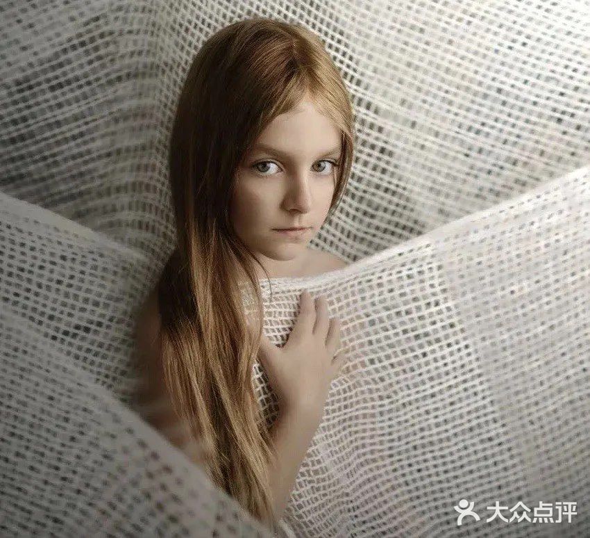 "脆弱"主题的儿童摄影,获奖实至名归