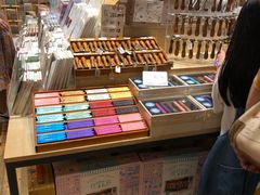 -猫的天空之城概念书店(杭州南宋御街店)