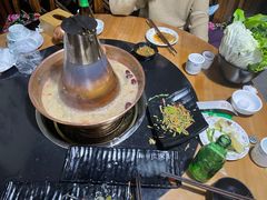 -果松木炭酸菜铜火锅·外婆参鸡汤