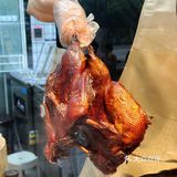 这不是我们从小吃的陈林鸭子吗？开进夫子庙啦！