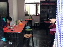大堂-闫家驴肉老店(华电一校店)