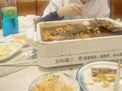 -三江源活鱼现烤(维多利摩尔城店)