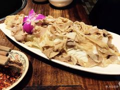 -茅草房·河畔园林火锅