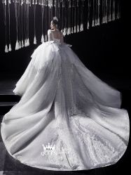 点击看大图 -艾拉·女王婚纱礼服馆
