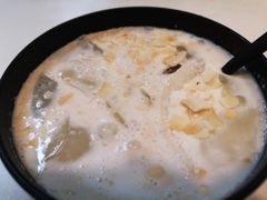 -志龙皇冠吃货椰子铺