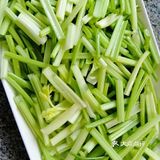 夏日必做家常小菜之鲜香芹菜炒猪肉