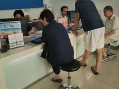 -中国移动周家嘴路营业厅-地上停车场