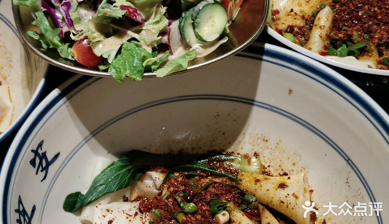 油泼面配咖啡☕简直聊咋咧！！