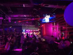 -UP嘻哈酒吧(粉巢店)