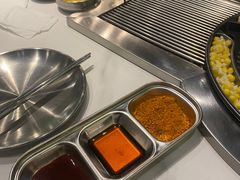 -山野的朋友露营炭火烤肉