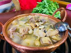 松茸土鸡锅-银同牦牛肉火锅
