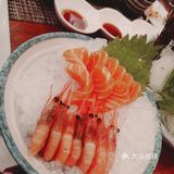 三文鱼和甜虾都很新鲜啦！