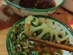 -拈签一笑黄牛肉辣卤串串