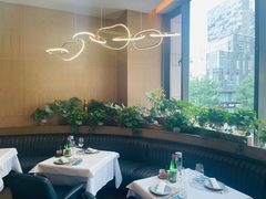 -斯普汇生蚝牛排馆(中骏世界城店)