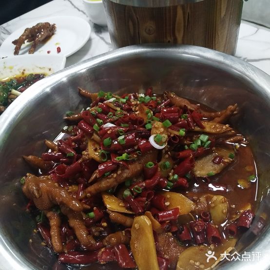 遇湘随熟湘菜馆