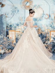 -伯瓷皇后婚纱艺术空间