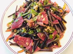 腊肉蕨菜-聚福源·特色川菜馆·烤羊排