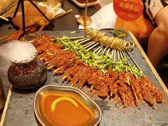 -何师烧烤Pro ·江湖川菜·小龙虾·精酿啤酒(太古里旗舰店)