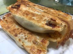肉三鲜锅贴-春水锅贴·传统鲁菜(大明湖店)