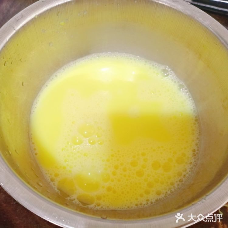 颜色靓丽的家常韭菜炒鸡蛋