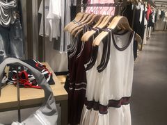 -URBAN REVIVO(佛山南海万达广场店)