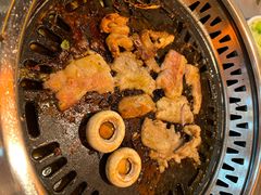 -黑金·寻焰自助百汇·烤肉·火锅(中街店)