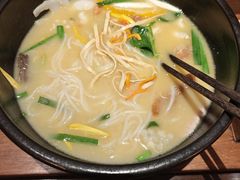 -银米·云南传统过桥米线(双廊黑金冠店)