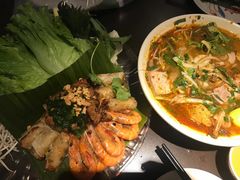 -大头虾越式风味餐厅(光明广场店)