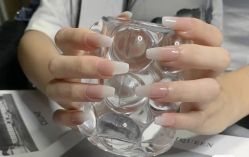 -悦指间美甲美睫
