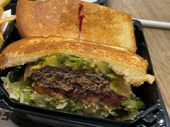 -The Habit Burger Grill 哈比特汉堡(世博店)