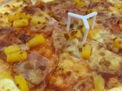 必胜硬核肉多多比萨烤肠卷边普装-必胜客(证大大拇指店)